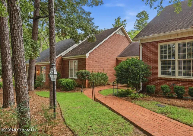 Photo 3 of Sale Pending at 235 Eastbrooke St, Jackson, MS 39216 | MLS# 4158713 | Listing updated on 2026-09-17