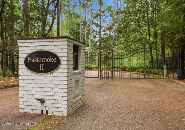 Photo 3 of Sale Pending at 235 Eastbrooke St, Jackson, MS 39216 | MLS# 4158713 | Listing updated on 2026-09-17