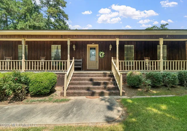 Photo 3 of Sale Pending at 108 Pinecrest St, Collins, MS 39428 | MLS# 4158643 | Listing updated on 2026-08-24