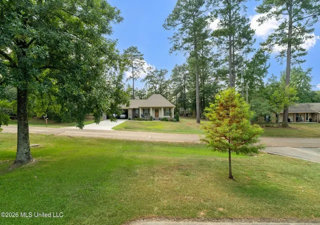 Photo 4 of Sale Pending at 108 Pinecrest St, Collins, MS 39428 | MLS# 4158643 | Listing updated on 2026-08-24