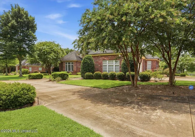 Photo 2 of Sale Pending at 134 Lake Hl Dr, Flora, MS 39071 | MLS# 4158872 | Listing updated on 2026-08-15