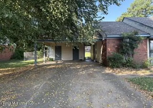 Photo 3 of Single family home for sale at 6645 Riverdale Rd, Horn Lake, MS 38637 | MLS# 4158680 | Listing updated on 2026-08-10