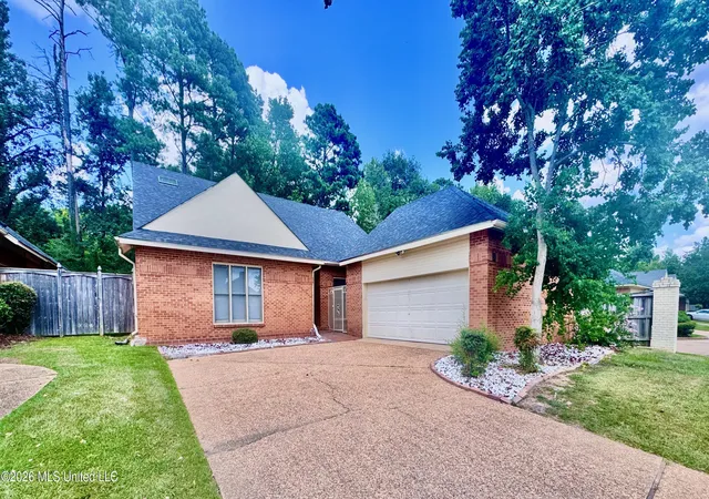 Photo 1 of Single family home for sale at 26 Autumn Park, Jackson, MS 39206 | MLS# 4158951 | Listing updated on 2026-09-06