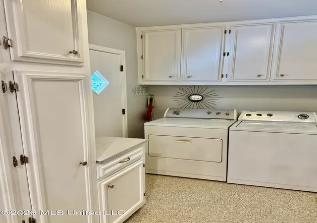 Photo 2 of Single family home for sale at 30 Oakhurst Dr, Natchez, MS 39120 | MLS# 4158653 | Listing updated on 2026-08-29