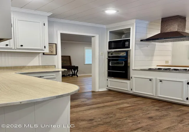 Photo 3 of Single family home for sale at 30 Oakhurst Dr, Natchez, MS 39120 | MLS# 4158653 | Listing updated on 2026-08-29