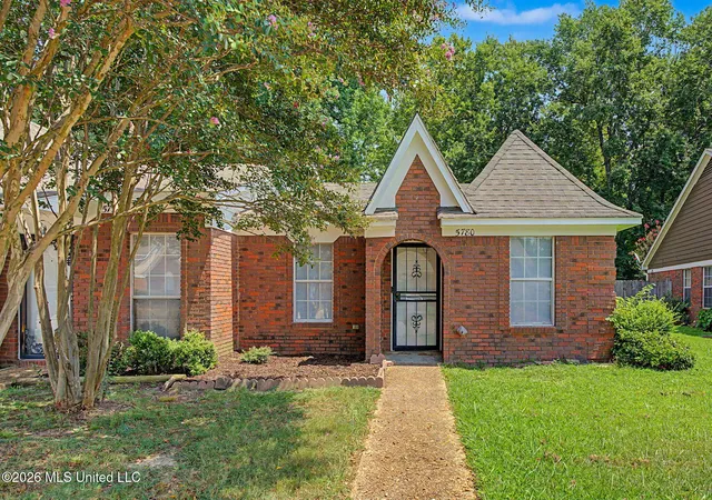 Photo 2 of Sale Pending at 5780 Garden Walk, Southaven, MS 38671 | MLS# 4158724 | Listing updated on 2026-08-13