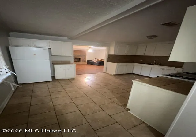 Photo 2 of Single family home for sale at 3752 Bishop Ave, Jackson, MS 39213 | MLS# 4159865 | Listing updated on 2026-09-15