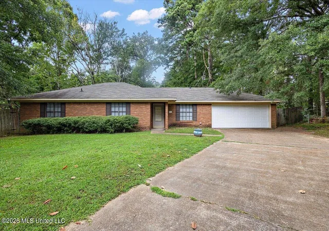 Photo 1 of Single family home for sale at 44 Sunline Ct, Brandon, MS 39042 | MLS# 4158715 | Listing updated on 2026-09-14