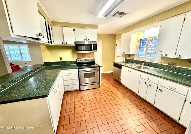 Photo 3 of Single family home for sale at 981 S Church, Brookhaven, MS 39601 | MLS# 4158823 | Listing updated on 2026-09-15