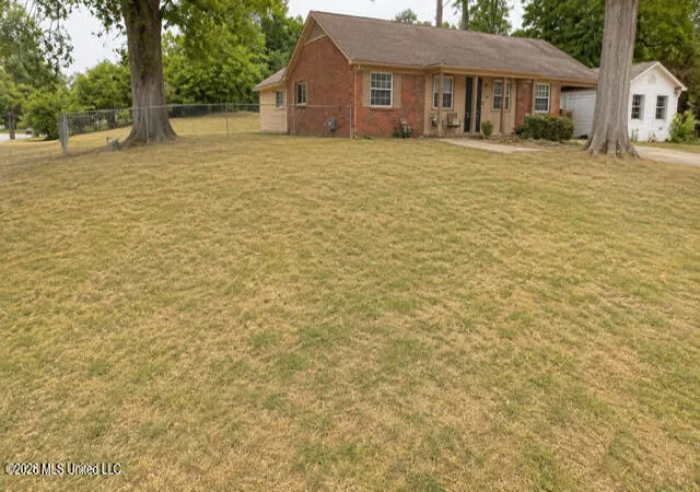Photo 2 of Sale Pending at 2117 Brookhaven Dr, Southaven, MS 38671 | MLS# 4158752 | Listing updated on 2026-09-13