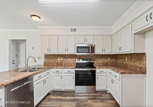 Photo 4 of Single family home for sale at 7264 Flower Crk Dr, Southaven, MS 38671 | MLS# 4158726 | Listing updated on 2026-09-15