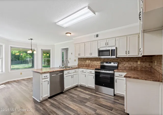 Photo 3 of Single family home for sale at 7264 Flower Crk Dr, Southaven, MS 38671 | MLS# 4158726 | Listing updated on 2026-09-15