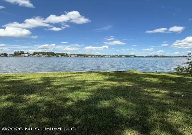 Photo 1 of Sale Pending at 116 Waterford Ln, Madison, MS 39110 | MLS# 4158928 | Listing updated on 2026-09-19