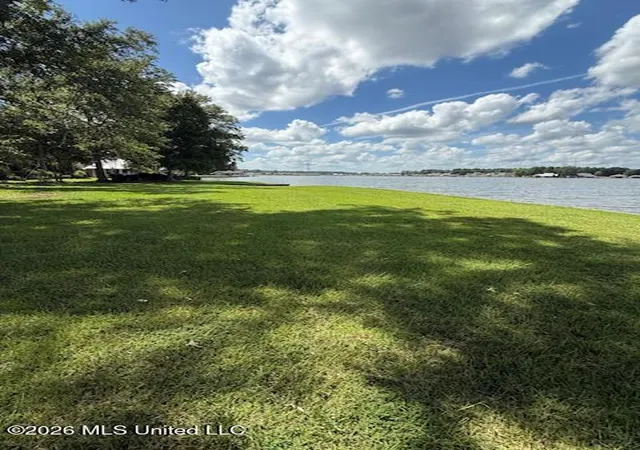 Photo 3 of Sale Pending at 116 Waterford Ln, Madison, MS 39110 | MLS# 4158928 | Listing updated on 2026-09-19