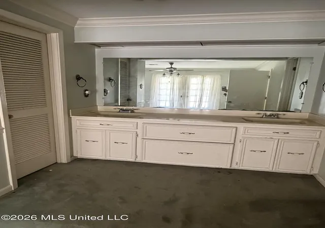 Photo 4 of Single family home for sale at 111 Greenwood Ln, Natchez, MS 39120 | MLS# 4158735 | Listing updated on 2026-08-10