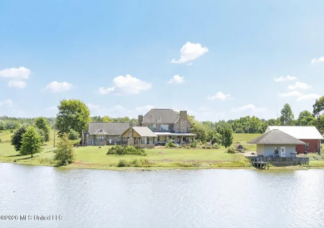 Photo 2 of Single family home for sale at 1037 Wellington Ridge Dr, Grenada, MS 38901 | MLS# 4159263 | Listing updated on 2026-08-17