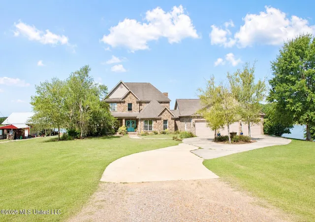 Photo 3 of Single family home for sale at 1037 Wellington Ridge Dr, Grenada, MS 38901 | MLS# 4159263 | Listing updated on 2026-08-17