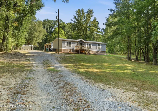 Photo 2 of Sale Pending at 2570 Ratliff Rd, Raymond, MS 39154 | MLS# 4158845 | Listing updated on 2026-08-20