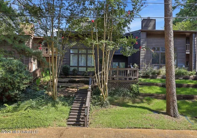 Photo 2 of Townhouse for sale at 1540 Lakeside Dr, Jackson, MS 39216 | MLS# 4158815 | Listing updated on 2026-08-24
