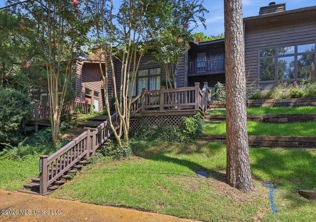Photo 3 of Townhouse for sale at 1540 Lakeside Dr, Jackson, MS 39216 | MLS# 4158815 | Listing updated on 2026-08-24