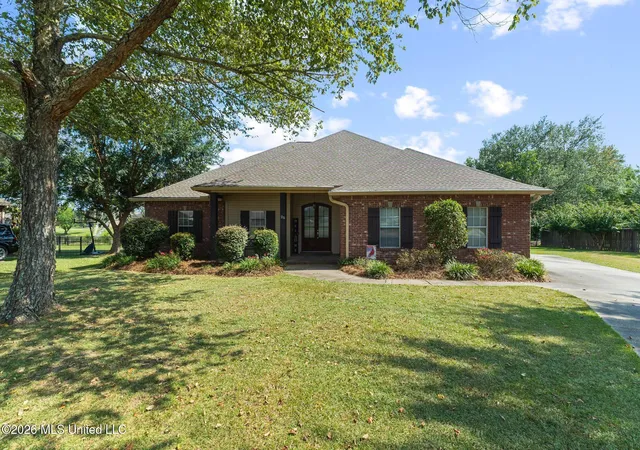 1st image of 25 Lakeland Cir, Petal, MS 39465 | MLS# 4158746