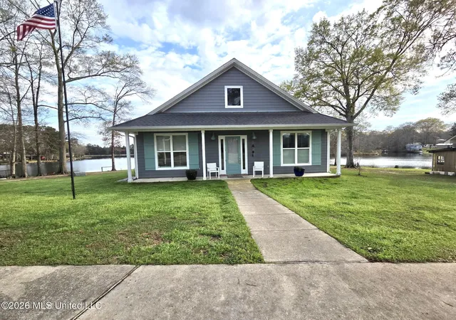 Photo 3 of Sale Pending at 33 Scenic Point, Lumberton, MS 39455 | MLS# 4158876 | Listing updated on 2026-08-21