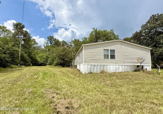Photo 3 of Manufactured home for sale at 2157 Rhymes Rd, Crystal Springs, MS 39059 | MLS# 4159378 | Listing updated on 2026-08-26