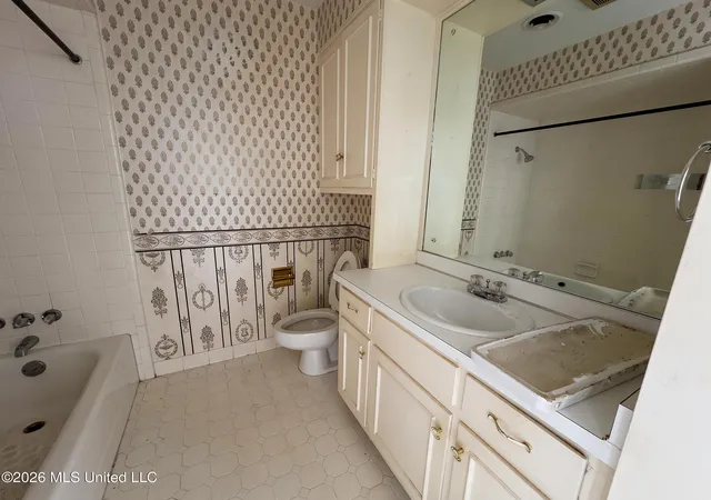 Photo 4 of Sale Pending at 5251 Old Canton Rd, Jackson, MS 39211 | MLS# 4158791 | Listing updated on 2026-09-03