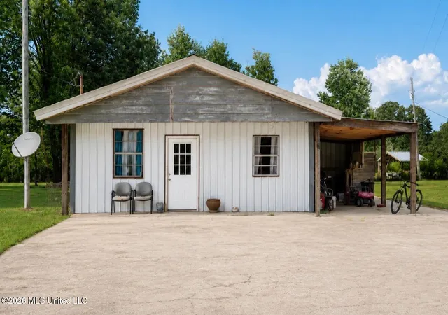 Single family home for sale at 3224 Old Jackson Rd, Forest, MS 39074 | MLS# 4158902