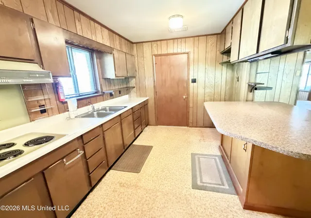 Photo 4 of Sale Pending at 2 Lafayette Pl, Gulfport, MS 39507 | MLS# 4158795 | Listing updated on 2026-08-18