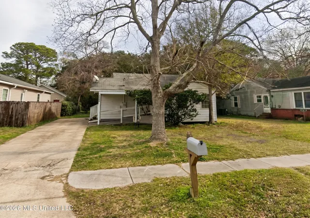 Photo 1 of Single family home for sale at 2406 10th, Pascagoula, MS 39567 | MLS# 4159460 | Listing updated on 2026-08-18