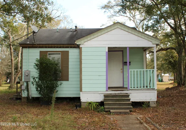 Photo 1 of Single family home for sale at 2010 12th Street, Pascagoula, MS 39567 | MLS# 4159486 | Listing updated on 2026-08-18