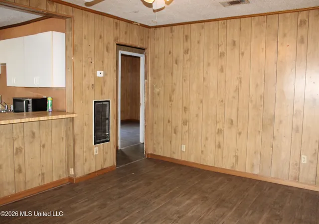 Photo 3 of Single family home for sale at 2010 12th Street, Pascagoula, MS 39567 | MLS# 4159486 | Listing updated on 2026-08-18