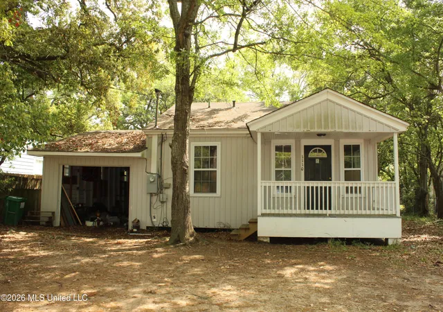 Photo 1 of Single family home for sale at 1110 Williams St, Pascagoula, MS 39567 | MLS# 4159470 | Listing updated on 2026-08-18