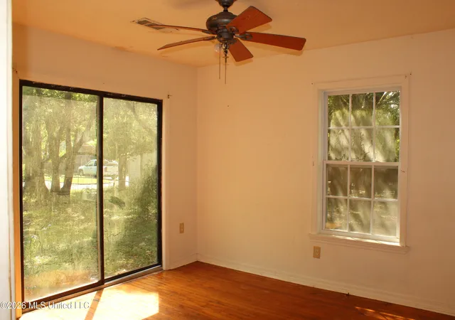 Photo 2 of Single family home for sale at 1110 Williams St, Pascagoula, MS 39567 | MLS# 4159470 | Listing updated on 2026-08-18