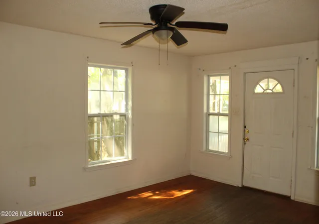 Photo 3 of Single family home for sale at 1110 Williams St, Pascagoula, MS 39567 | MLS# 4159470 | Listing updated on 2026-08-18
