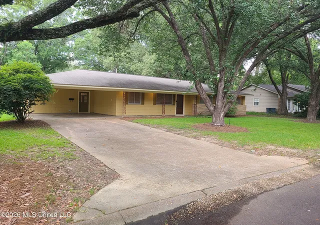 Photo 3 of Sale Pending at 638 Newland St, Jackson, MS 39211 | MLS# 4159064 | Listing updated on 2026-09-11