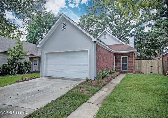 Photo 1 of Single family home for sale at 307 Pelahatchie Shore Dr, Brandon, MS 39047 | MLS# 4158927 | Listing updated on 2026-09-10