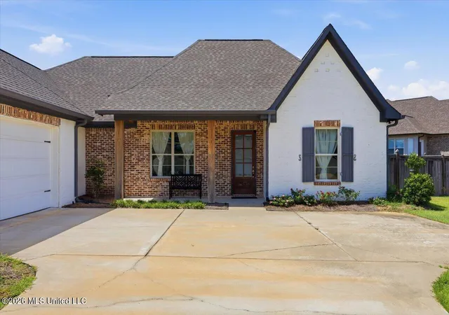 Photo 2 of Single family home for sale at 102 Twain Trl, Clinton, MS 39056 | MLS# 4159062 | Listing updated on 2026-08-20