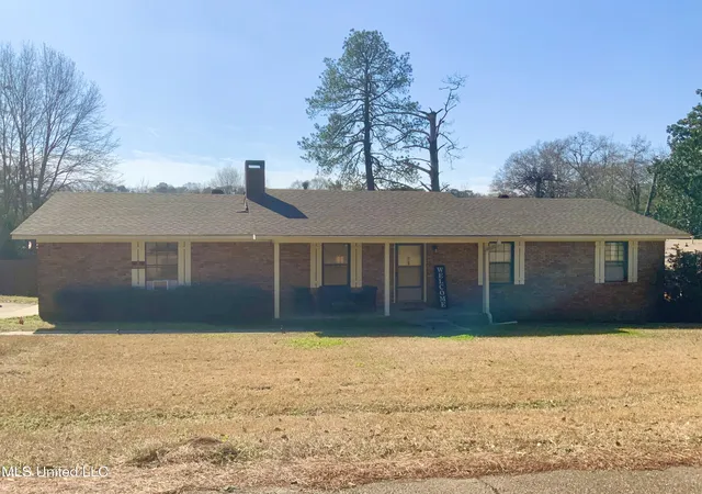 Photo 1 of Single family home for sale at 1002 Pecan Ln, Tylertown, MS 39667 | MLS# 4158850 | Listing updated on 2026-08-11