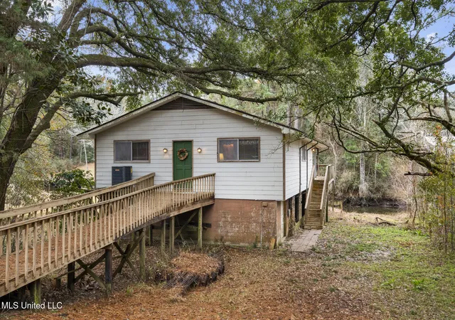 Photo 2 of Single family home for sale at 1927 Shady Point Cir, Gautier, MS 39553 | MLS# 4159031 | Listing updated on 2026-09-02