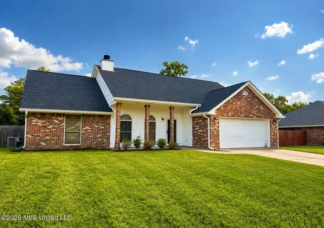 Photo 2 of Single family home for sale at 13093 Glennwood Pl, Gulfport, MS 39503 | MLS# 4158869 | Listing updated on 2026-08-25