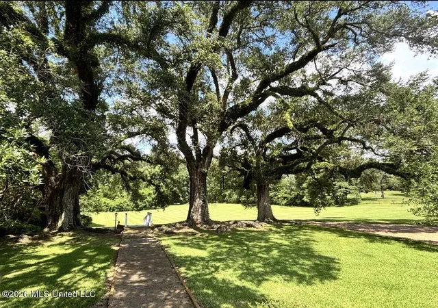 Photo 3 of Sale Pending at 74 Foster Mound Rd, Natchez, MS 39120 | MLS# 4158879 | Listing updated on 2026-09-01