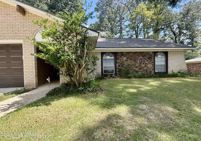 Photo 1 of Sale Pending at 102 Fern Valley Rd, Brandon, MS 39042 | MLS# 4158887 | Listing updated on 2026-08-14
