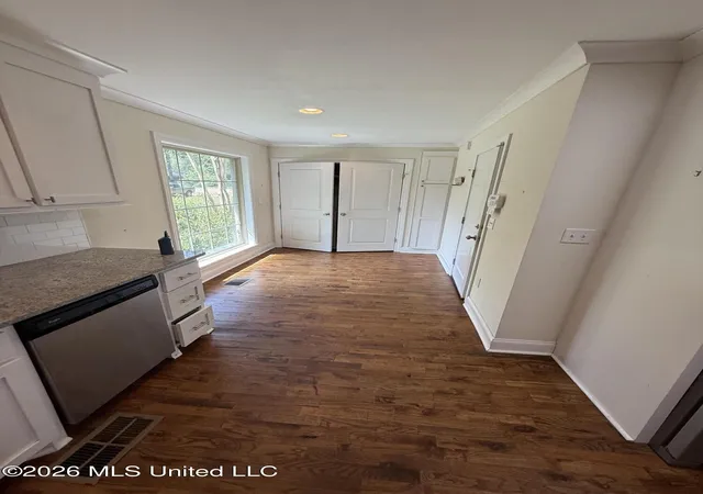 Photo 4 of Single family home for sale at 4318 Dunn St, Jackson, MS 39211 | MLS# 4160108 | Listing updated on 2026-10-26