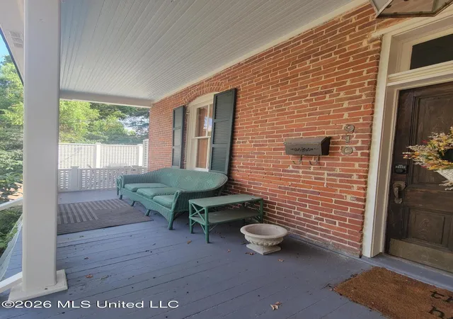 Photo 2 of Single family home for sale at 910 Washington St, Natchez, MS 39120 | MLS# 4158939 | Listing updated on 2026-08-12