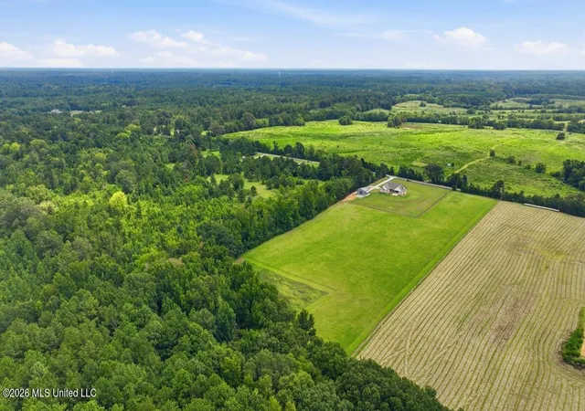 Photo 3 of Sale Pending at 901 Sharon Rd, Canton, MS 39046 | MLS# 4158978 | Listing updated on 2026-10-06