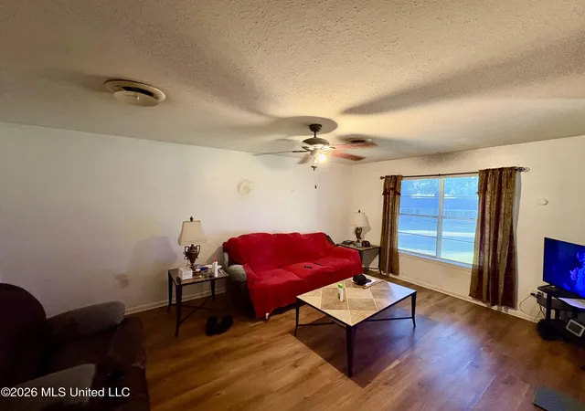 Photo 3 of Single family home for sale at 111 Moonmist Dr, Vicksburg, MS 39180 | MLS# 4159050 | Listing updated on 2026-08-13