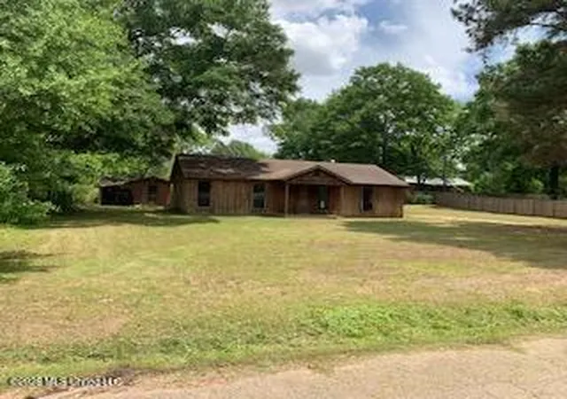 Single family home for sale at 109 Stewart St, Calhoun City, MS 38916 | MLS# 4159001