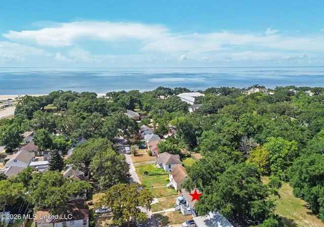Photo 3 of Single family home for sale at 178 Keesler Cir, Biloxi, MS 39530 | MLS# 4159022 | Listing updated on 2026-10-08